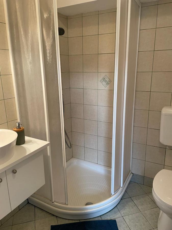 Studio apartment Ta5ek Jesenice Buitenkant foto