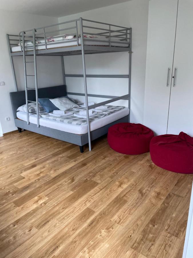 Studio apartment Ta5ek Jesenice Buitenkant foto