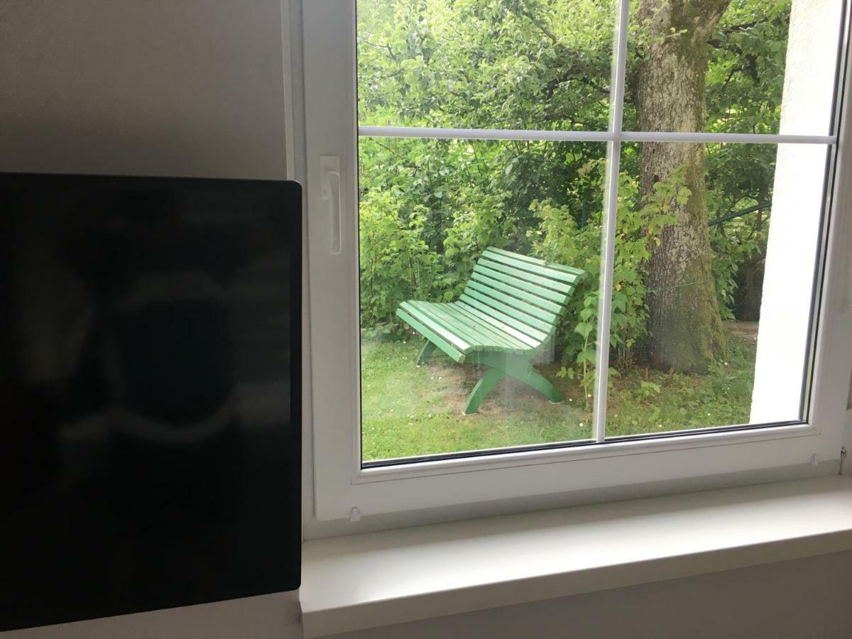 Studio apartment Ta5ek Jesenice Buitenkant foto